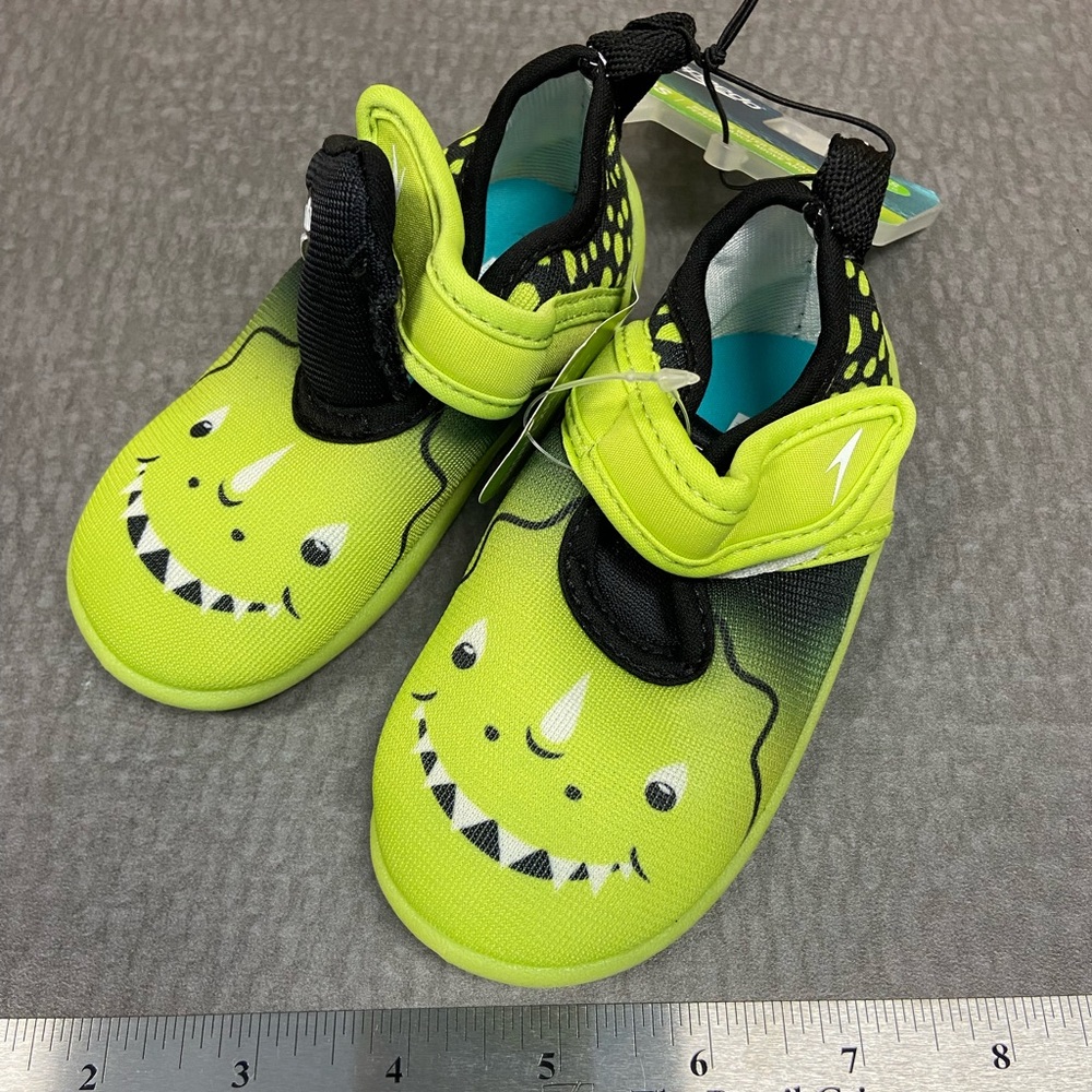 Speedo Boys' Hybrid Water Shoes Dinosaur Green Size Small (5 - 6)